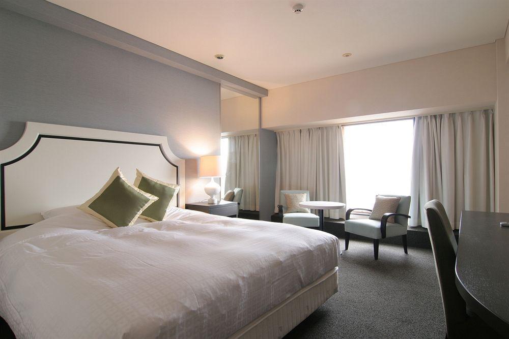 เอเอ็นเอ คราวน์ พลาซา คุมะโมะโตะ นิว สกาย Hotel คุมาโมโตะ ภายนอก รูปภาพ