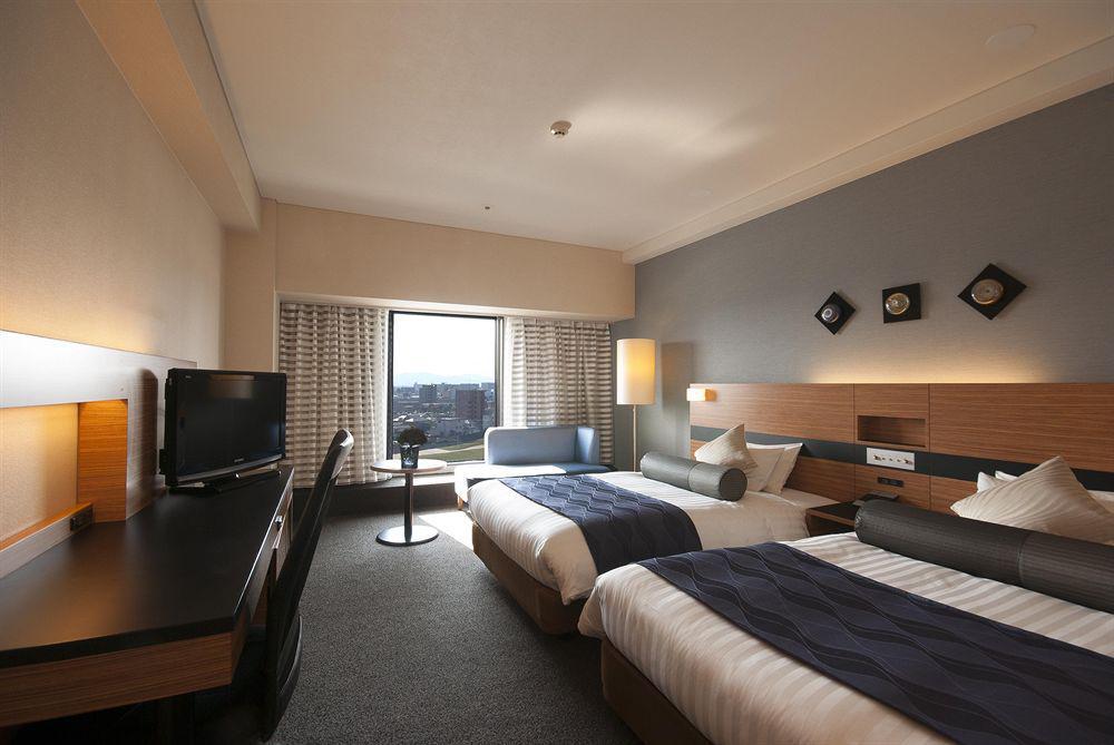 เอเอ็นเอ คราวน์ พลาซา คุมะโมะโตะ นิว สกาย Hotel คุมาโมโตะ ภายนอก รูปภาพ